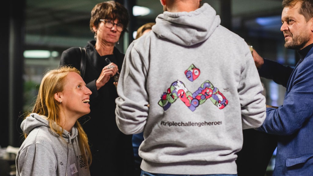 TC Hoodie - Afbeelding 1